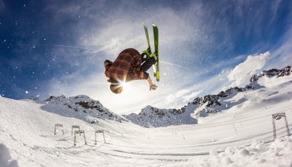 开云体育客服-根美和埃弗顿_战胜法国劲旅，开门红，根美药房